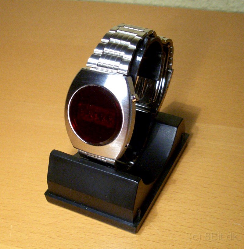 Commodore_Wristwatch_16.JPG