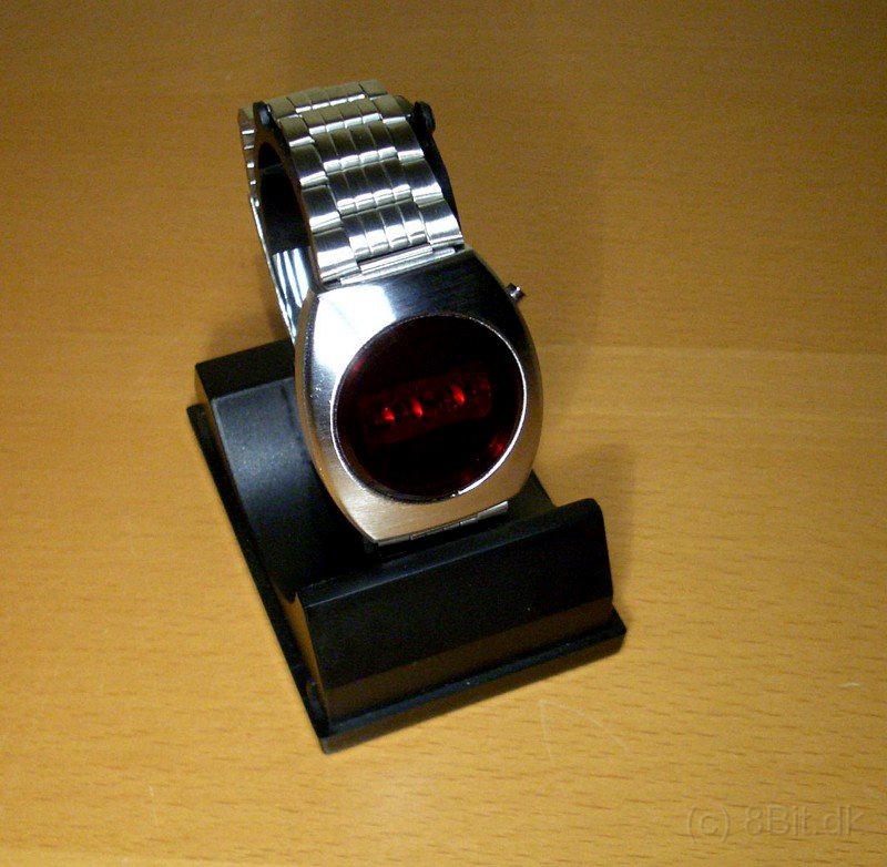 Commodore_Wristwatch_17.JPG