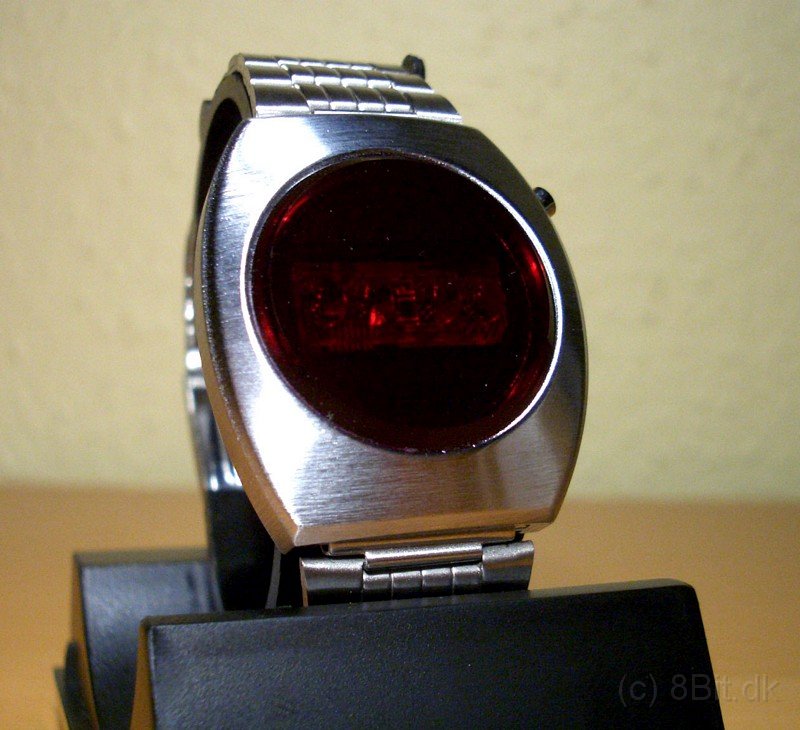 Commodore_Wristwatch_18.JPG